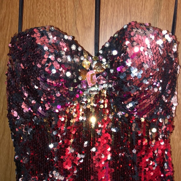 Prom Dress - Picture 2 of 6